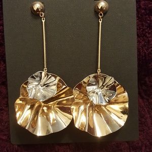 💎Fashionable Gold & Silver Earrings💎